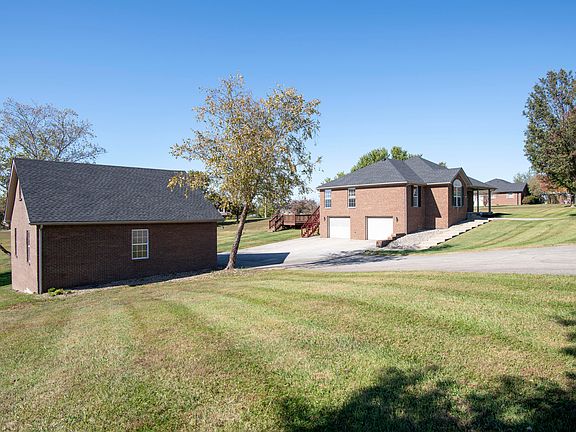 2nd image of 140 Mockingbird Hill Dr