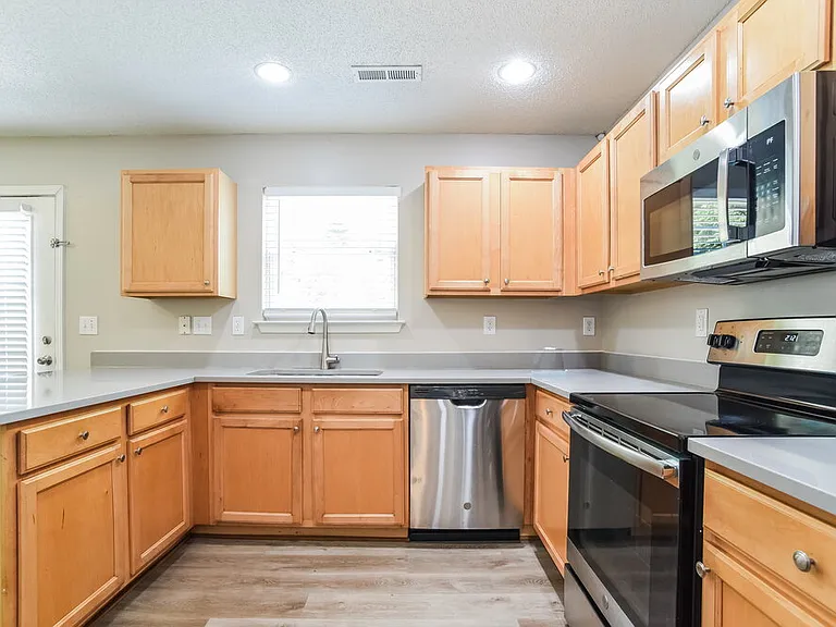 4116 Everest Dr — Photo 8