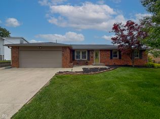2933 Fairlawn Dr, Columbus, IN 47203