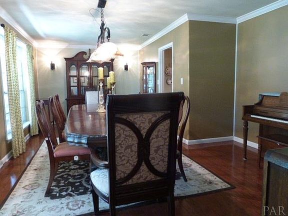 5th image of 2011 Saddlebrook Dr