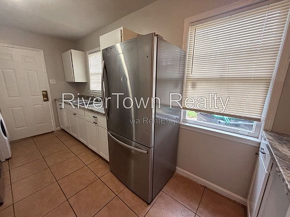5th image of 493 Holiday Rd