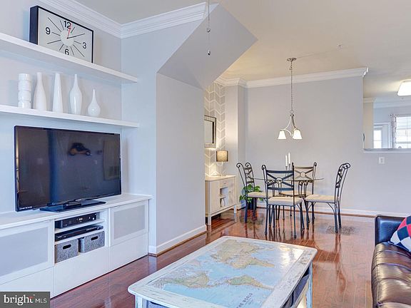 4th image of 42435 Rockrose Sq