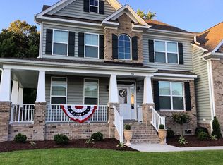 704 Greenfield Ln, Chesapeake, VA 23322