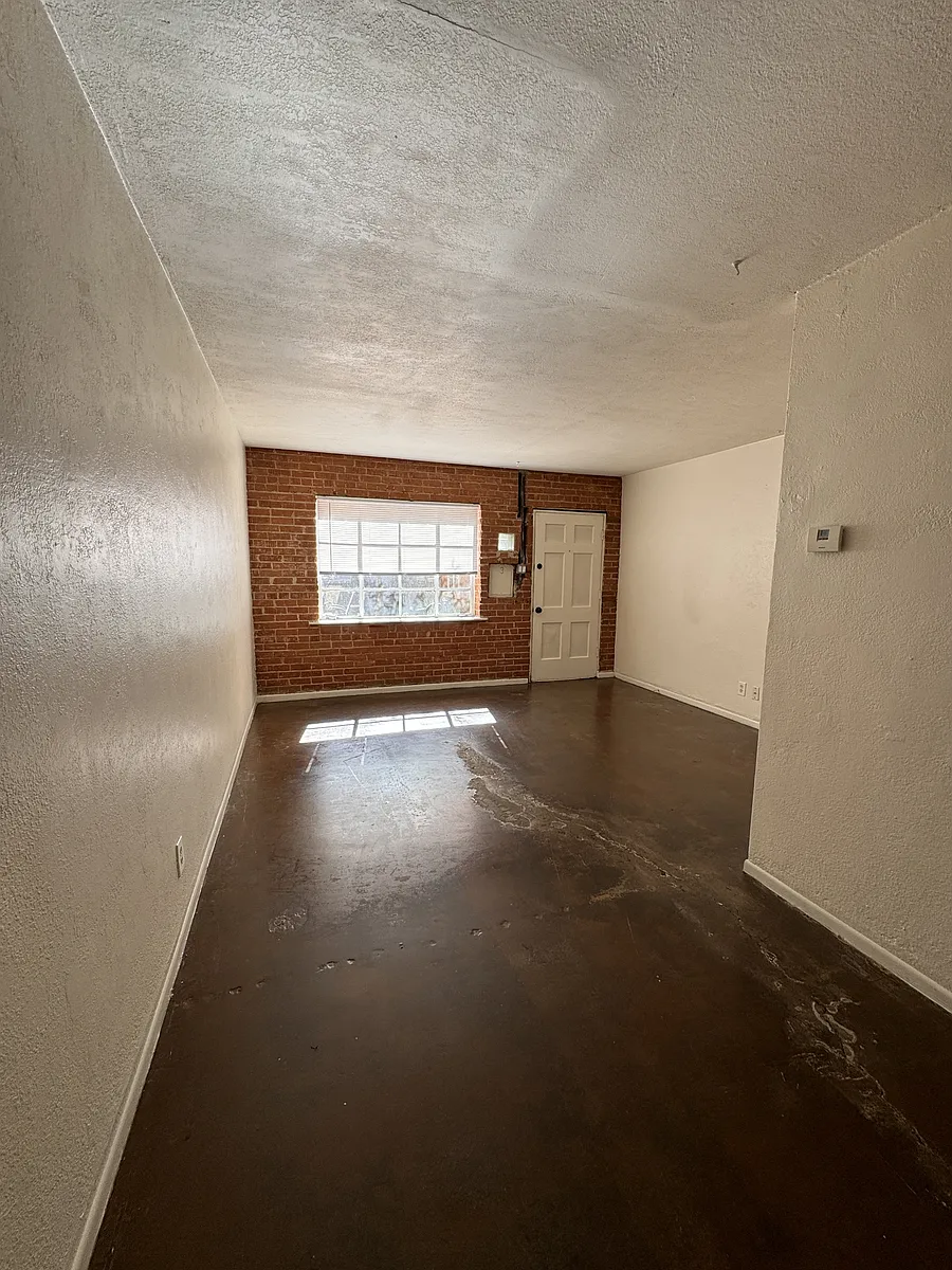 Building Photo - 526 W Roosevelt St