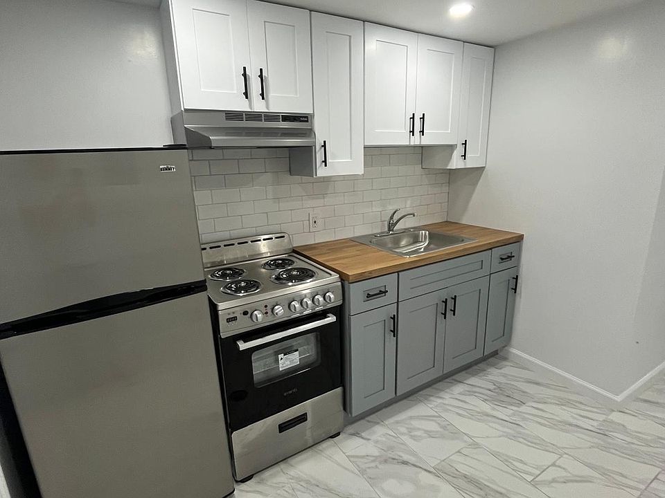 1st image of 1011 Rosalie St