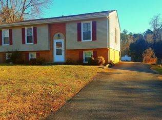 2829 Elderwood Rd, Salem, VA 24153