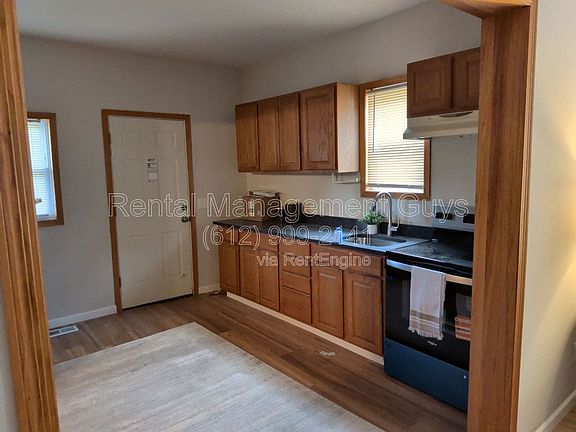 2nd image of 2006 Penn Ave N #1