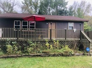 W10860 Tipperary Rd, Poynette, WI 53955