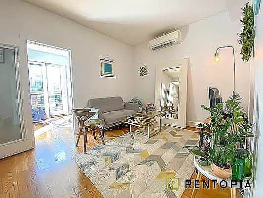 4th image of 810 Flushing Ave #4J