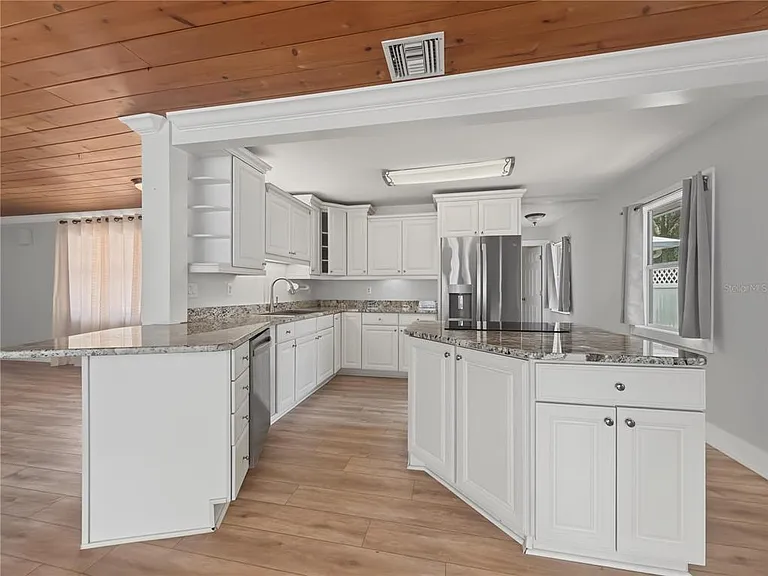 125 Lake Roy Dr — Photo 16