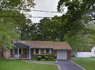 38 Cheemaun Trl, Ridge, NY 11961