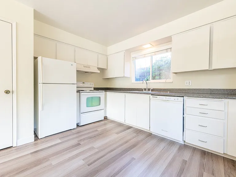 8819 N Edison St — Photo 2