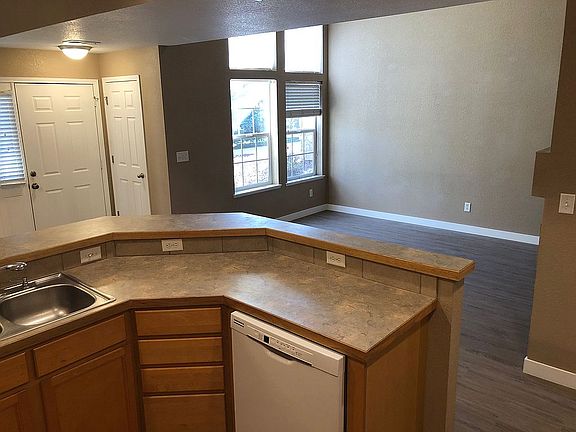 4th image of 1900 68th Ave Unit 1204