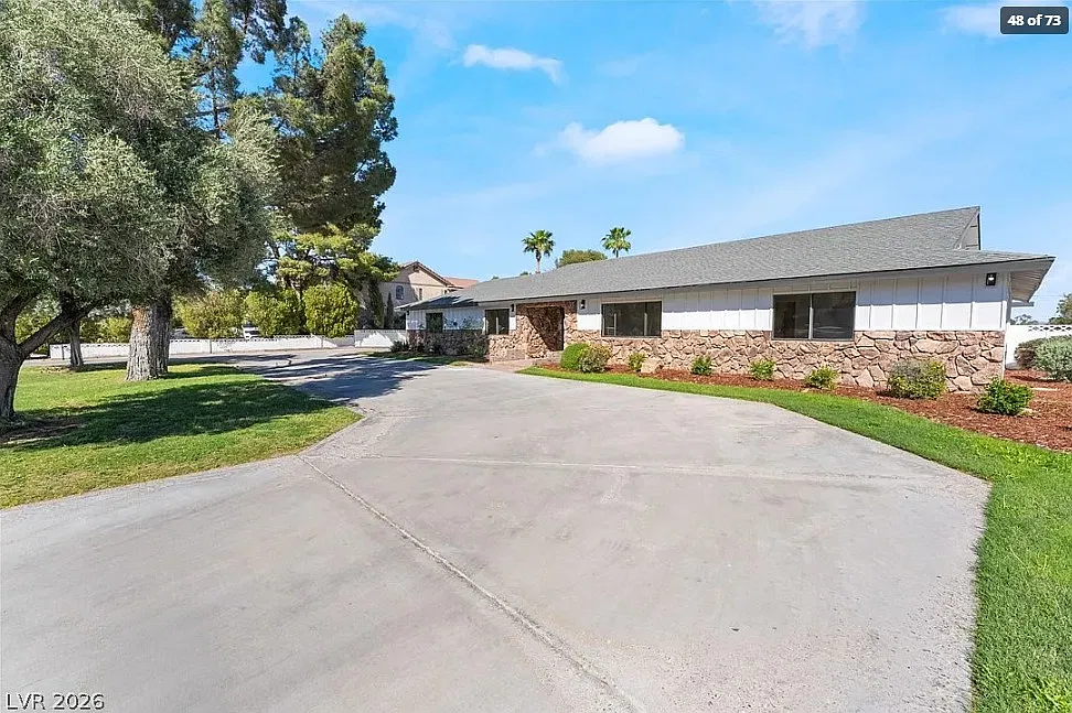 5 bed, 2684 sqft, $4,600 — Photo 3