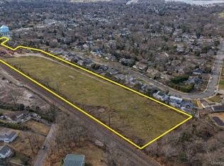 (Undisclosed Address), Glen Head, NY 11545