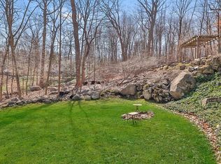 63 Martha Pl, Chappaqua, NY 10514