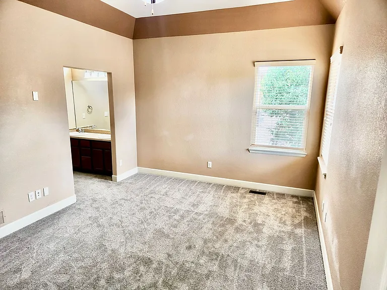 7027 Davey Crocket Ct — Photo 6