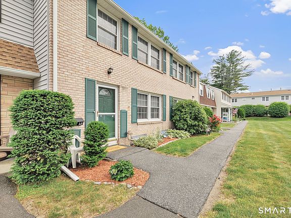 4th image of 25 Jackson Drive #25