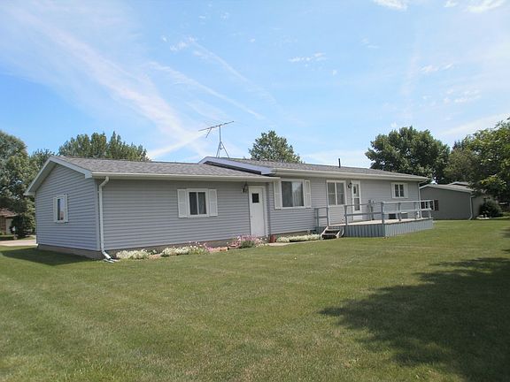 3rd image of 125 W Woodbine Dr