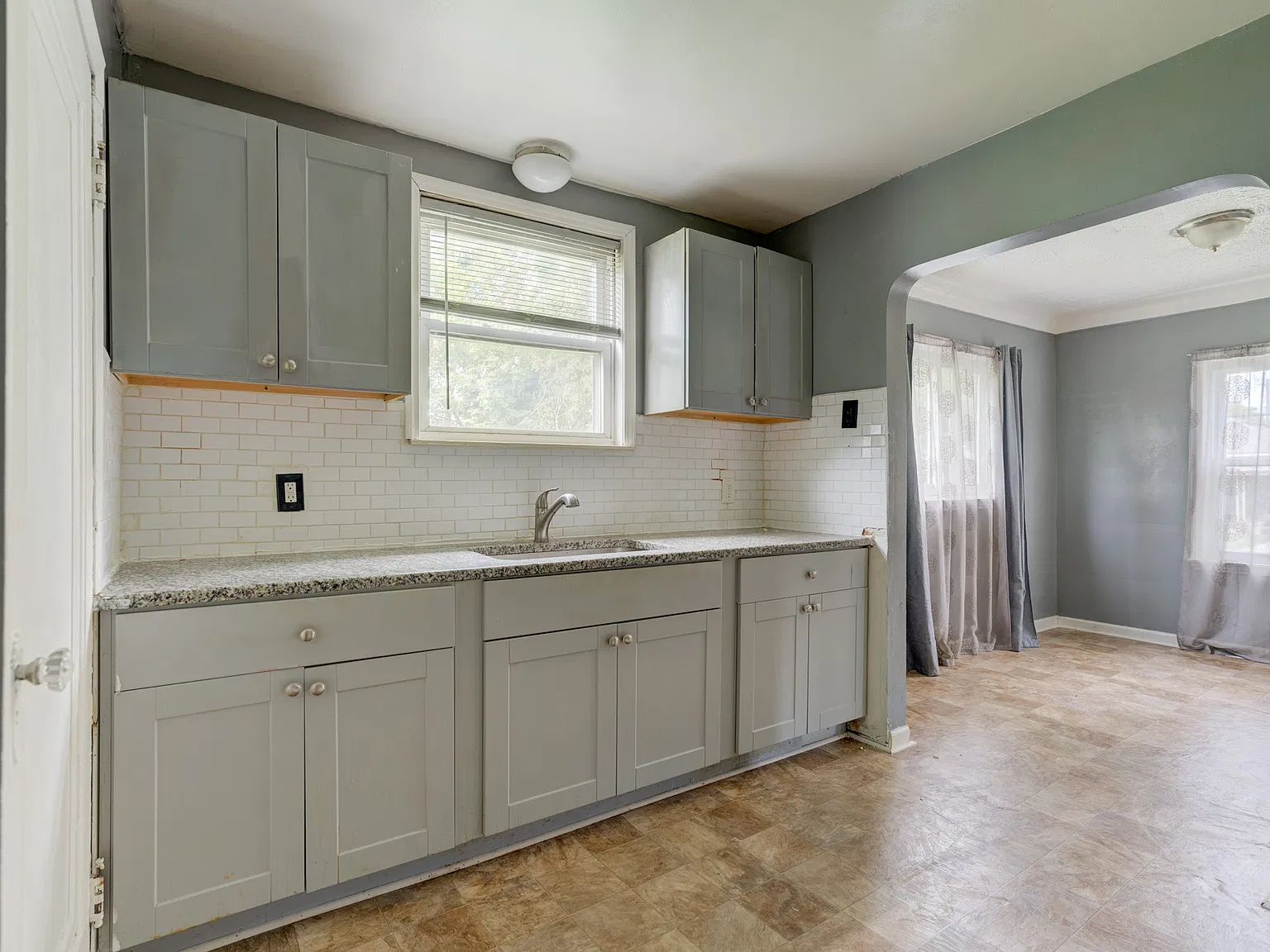 3 bed, 1145 sqft, $1,550 — Photo 2
