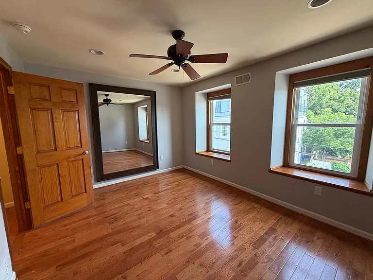 214 Grape St — Photo 16