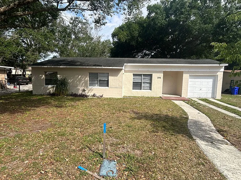 236 Hillside Dr — Photo 1