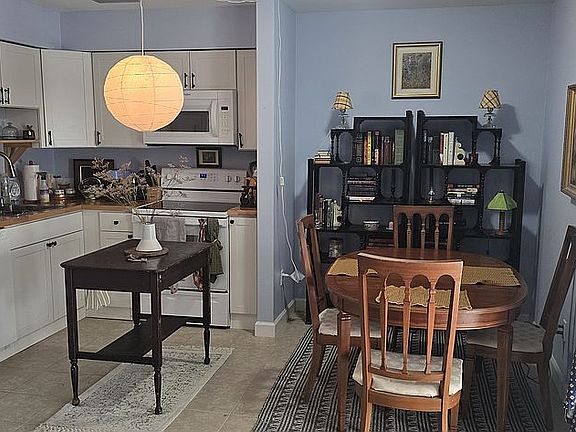 Kitchen and dining room area