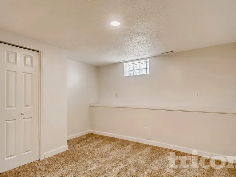 2545 Edgerton St — Photo 14