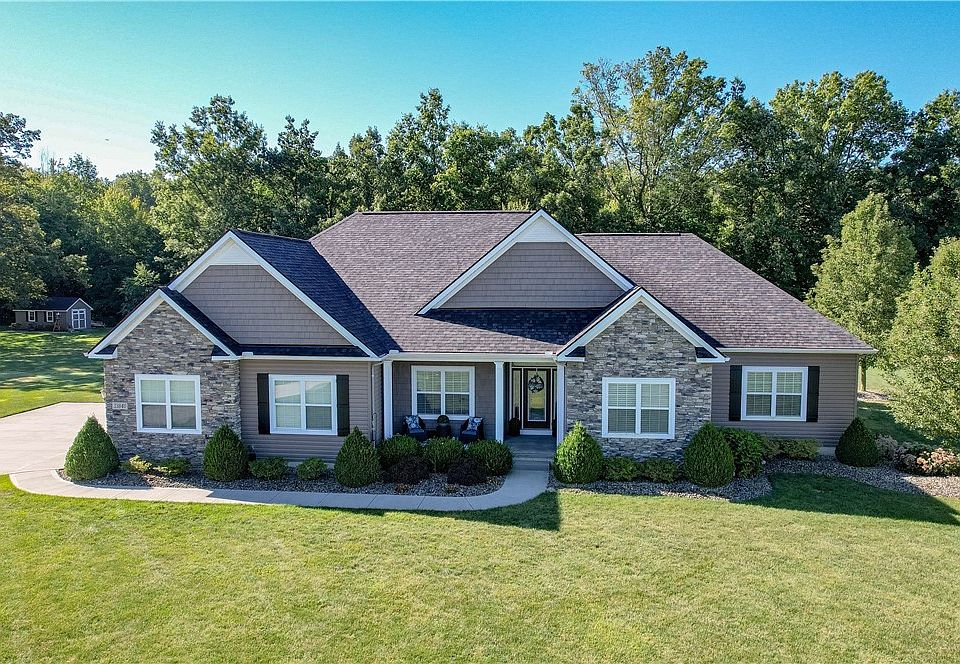 1st image of 33840 Willow Creek Ct