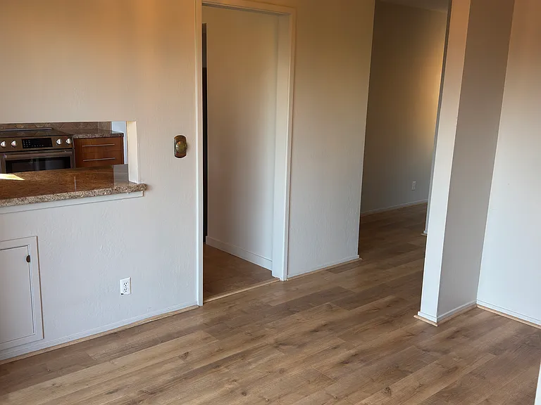 895 Marin Dr — Photo 11