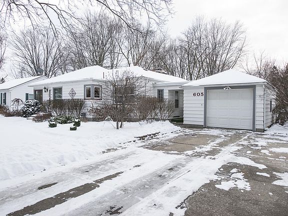 3rd image of 605 Cottonwood St