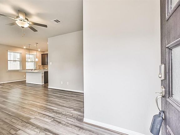 4th image of 1511 Parkland Oak Dr