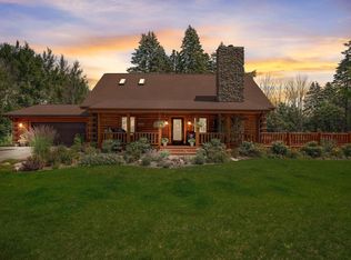 200 Hidden Bluff Rd, Cedar Grove, WI 53013