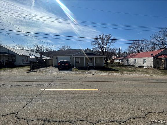 5th image of 24 Woodlawn Dr