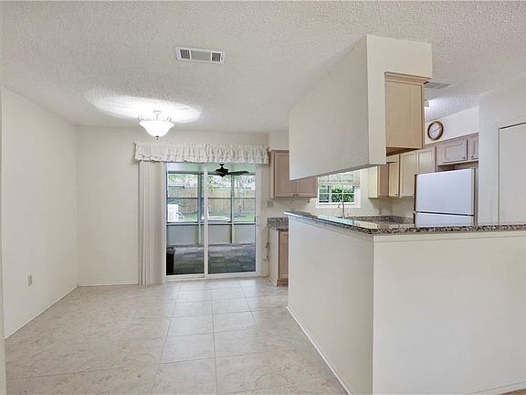 3rd image of 230 Audubon Dr