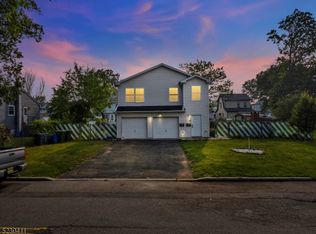 180 Cavell St, Roselle, NJ 07203
