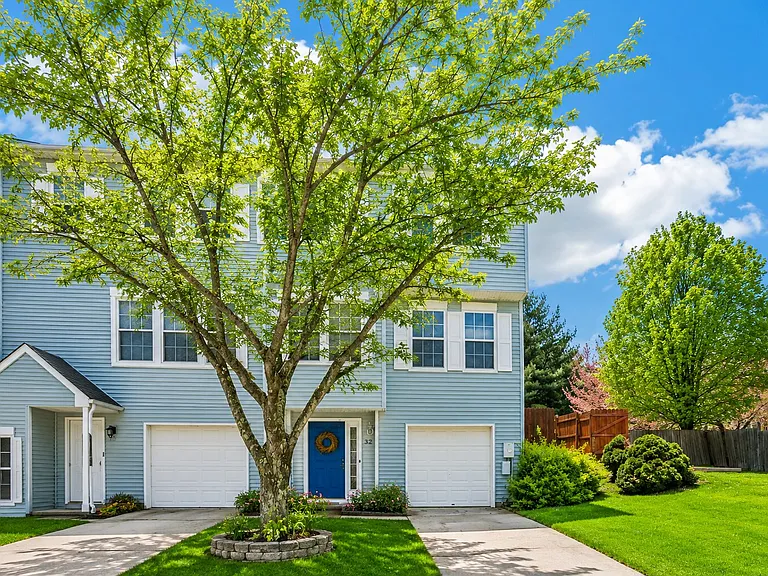 32 Mill Stream Rd — Photo 2
