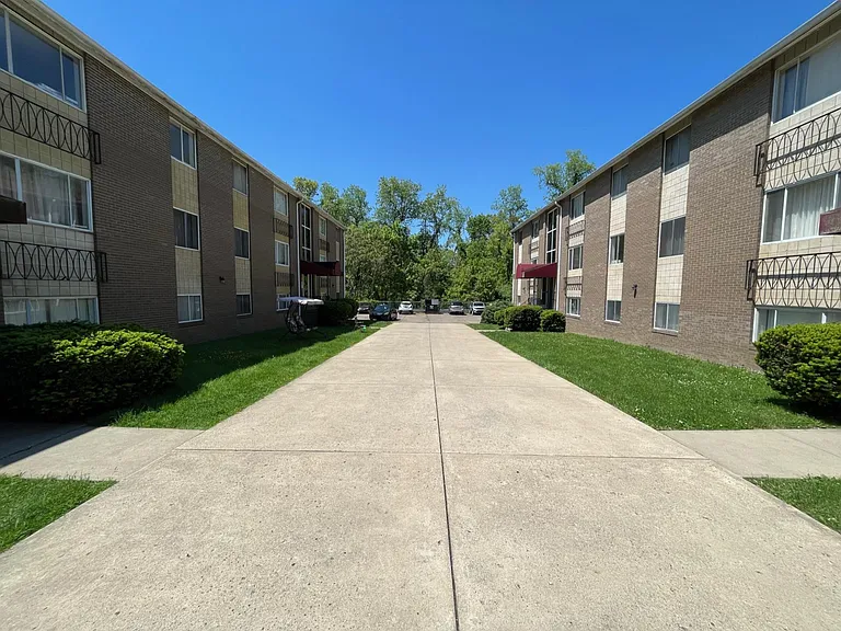 81 N Duane Ave #8 — Photo 17