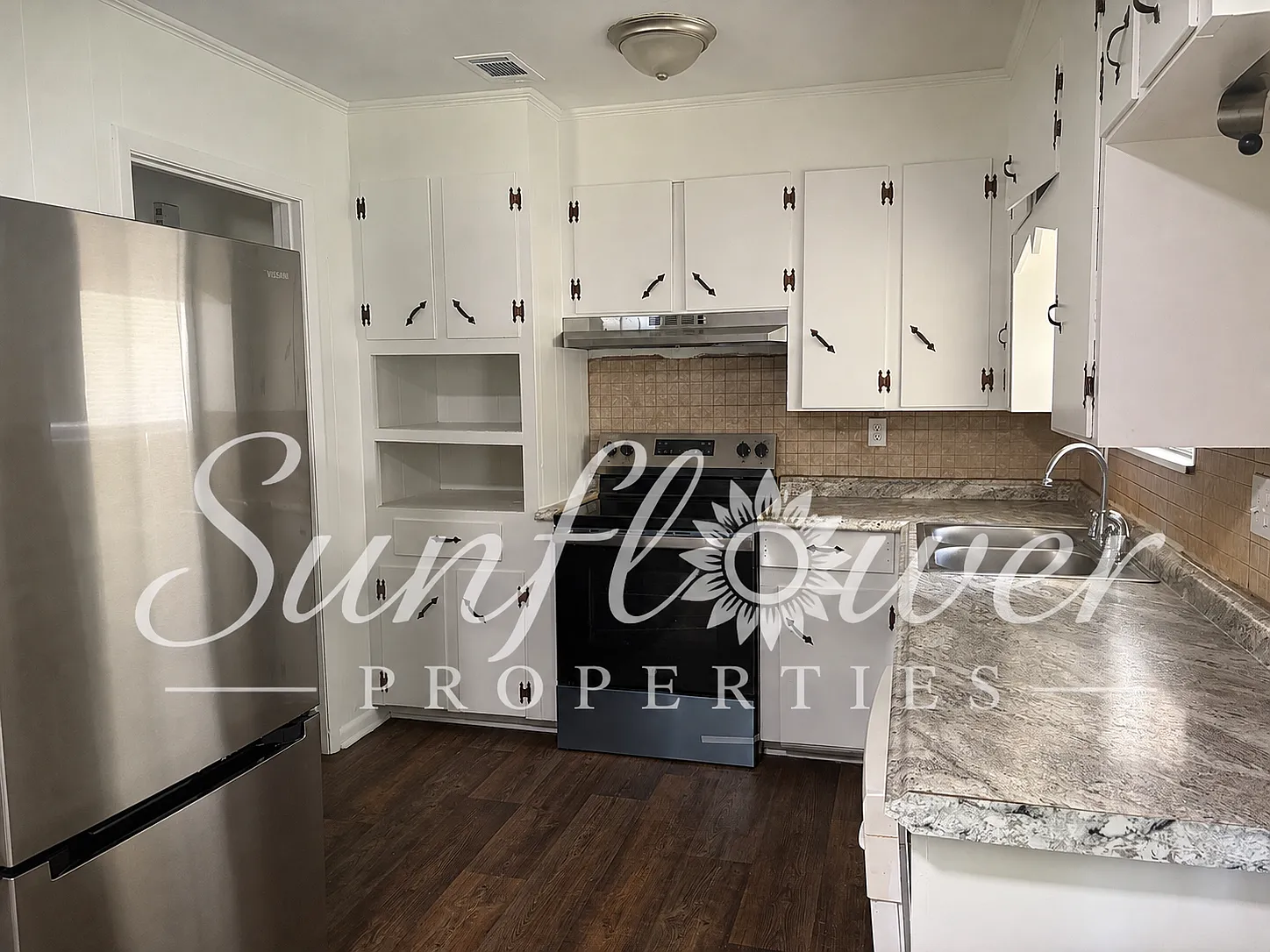 3 bed, 1.5 bath, 1080 sqft, $1,300 — Photo 3