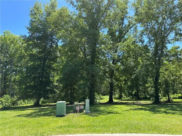 126 Sierra Ridge Ct, Madisonville, LA 70447