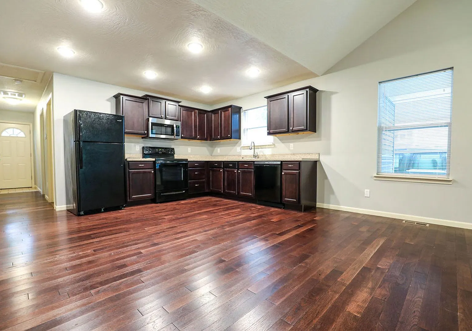 Beautiful & Charming 4 Bed / 2 Bath Home Newly Updated & Move-In Ready! — Photo 2