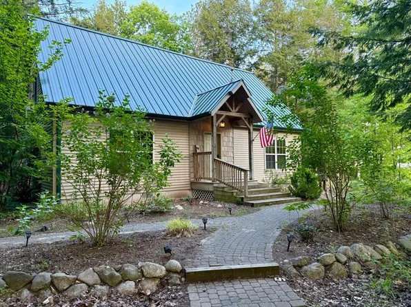 6816 Thayer Lake Dr, Alden, MI 49612