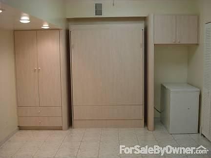 Converted Garage w/Pull Down Murphy Bed