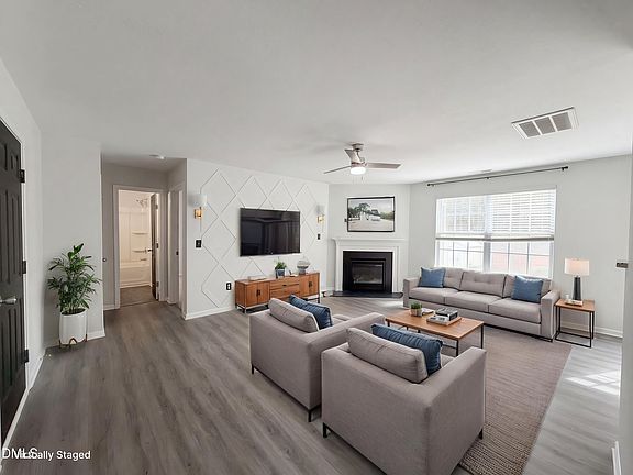 2nd image of 574 Botanical Ct