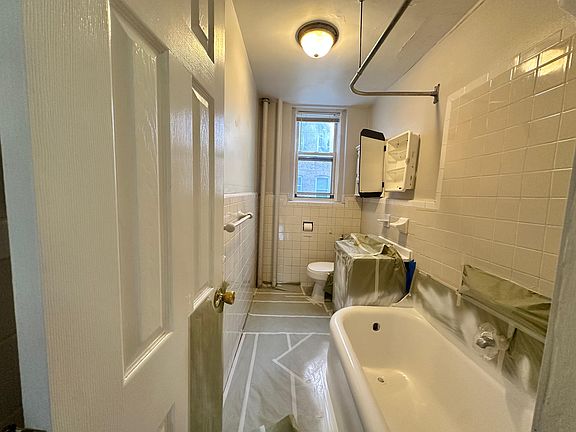 5th image of 19-25 Kensington Ave #106