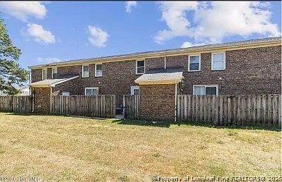 422 Kirkcaldy Ct — Photo 18