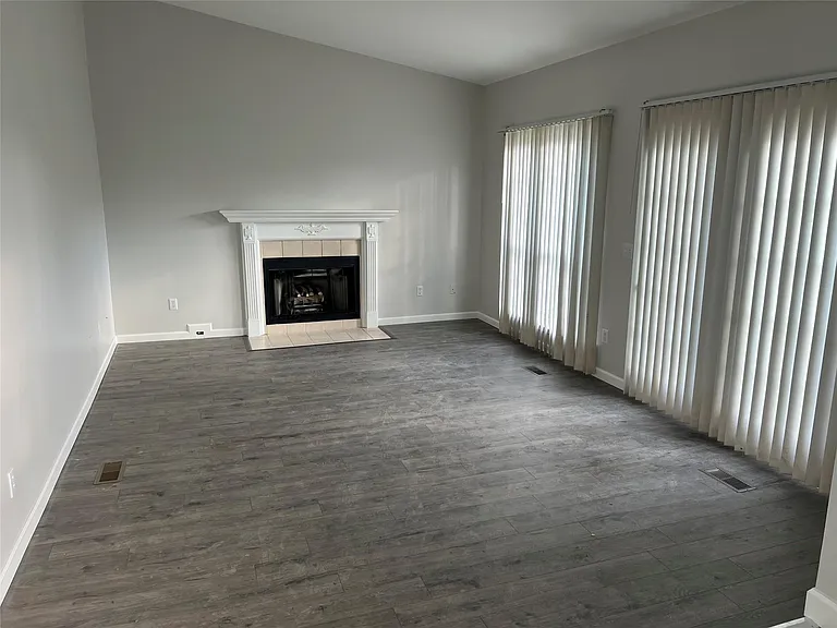 2802 Green Valley Dr — Photo 9