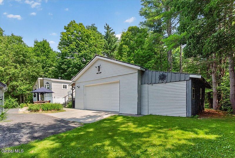 4th image of 83 Allen Road