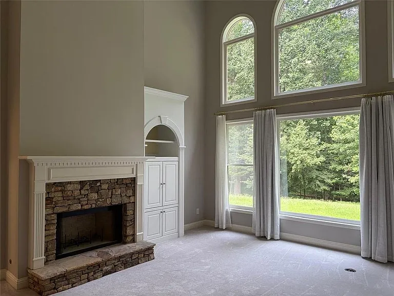 96 Highgrove Dr — Photo 8
