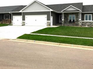 2616 E Palmer St, Brandon, SD 57005